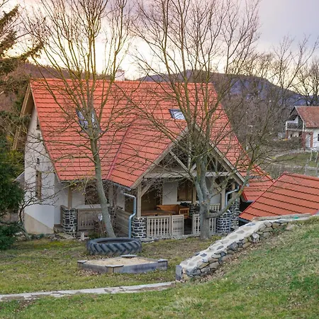 Hill & Chill Holiday home *